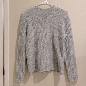 Uniqlo Wide Ribbed Mock Neck Light Gray Sweater — Size L
